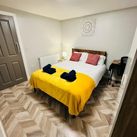 Comfy Studio Flat And Workspace Near Ashton-U-Lyne Station Stalybridge Exterior photo