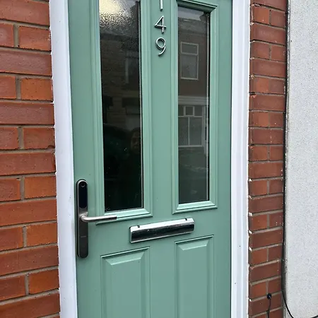 Comfy Studio Flat And Workspace Near Ashton-U-Lyne Station Stalybridge Exterior photo