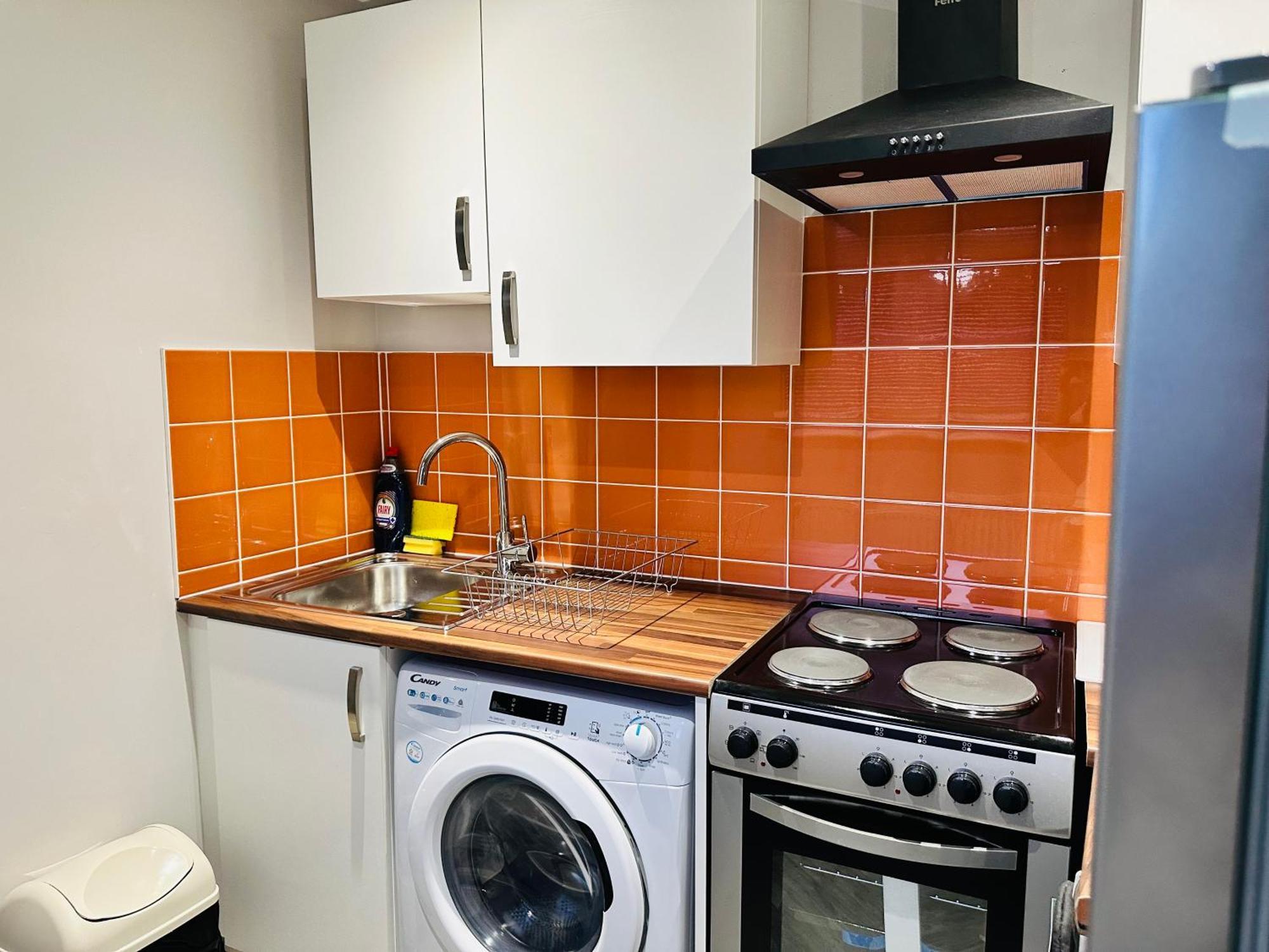 Apartment Comfy Flat And Workspace Near Ashton-u-lyne Station *